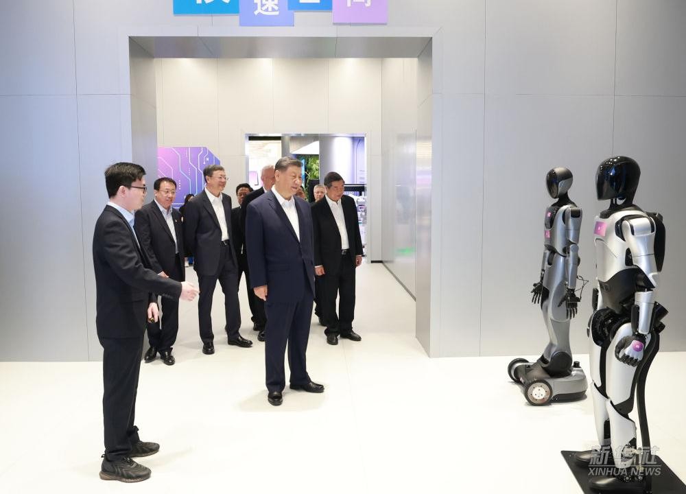 习近平总书记到上海调研，yabo.com代表具身智能行业汇报进展